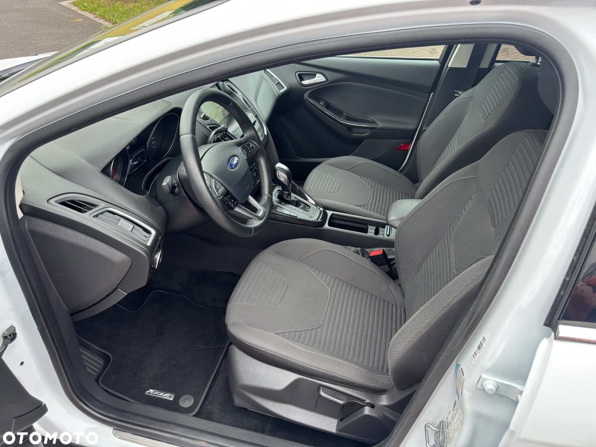 Ford Focus 1.5 EcoBlue Start-Stopp-System TITANIUM - 11