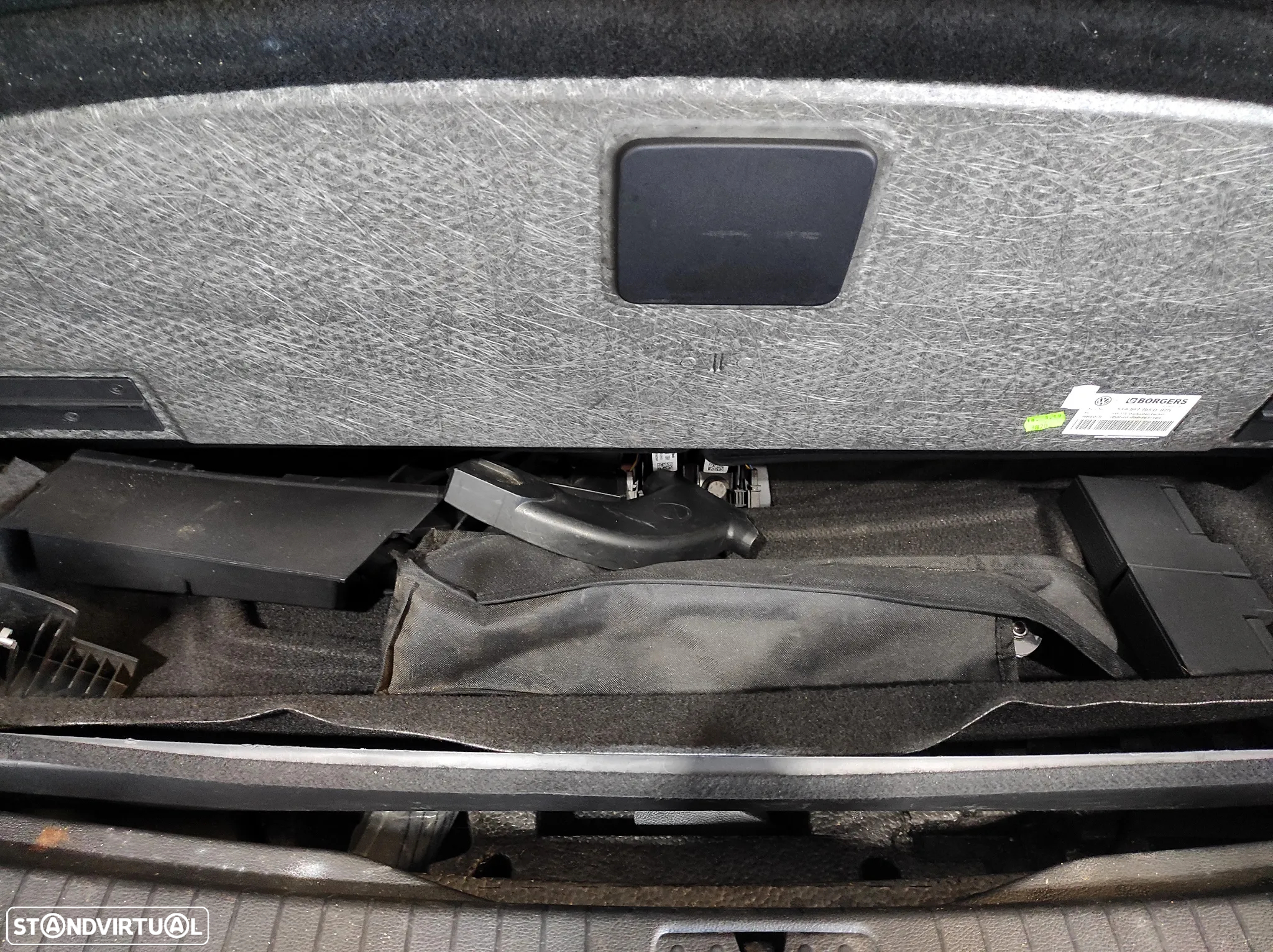 VW Touran 1.6 TDI Highline DSG - 37