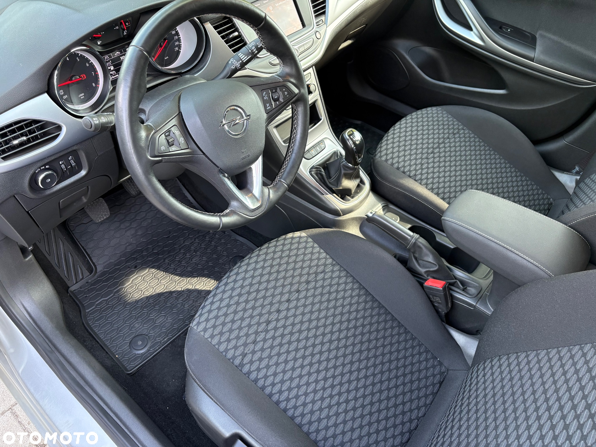 Opel Astra V 1.2 T Elegance S&S - 9