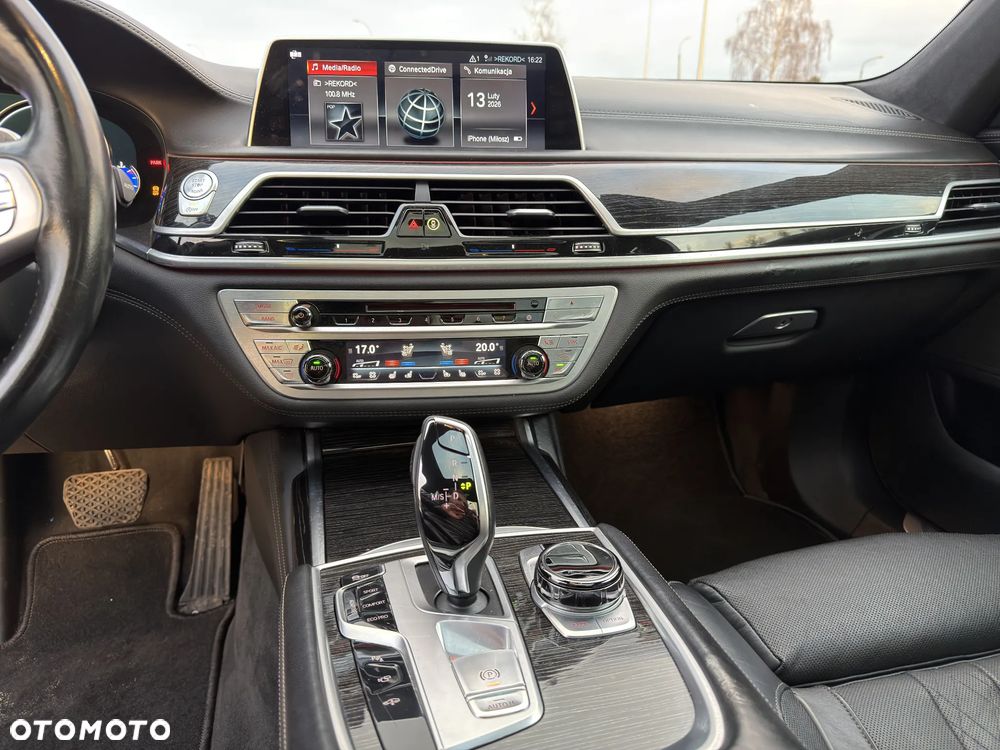 BMW Seria 7 - 36