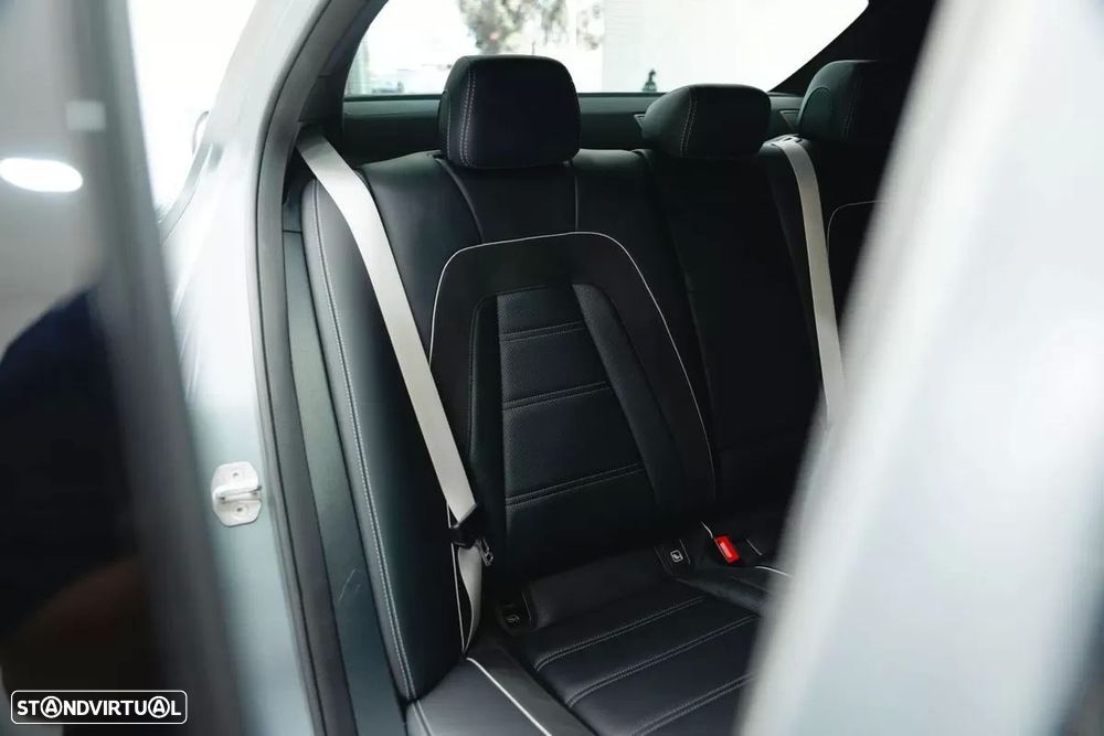Mercedes-Benz E 63 AMG S 4-Matic+ - 38
