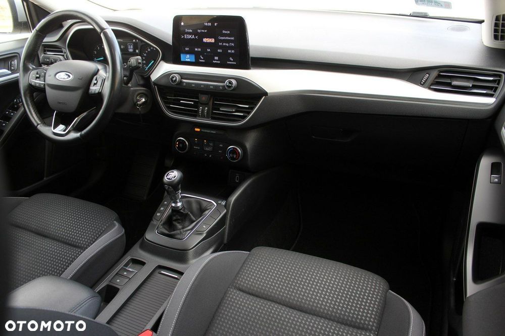 Ford Focus 1.0 EcoBoost Connected - 29