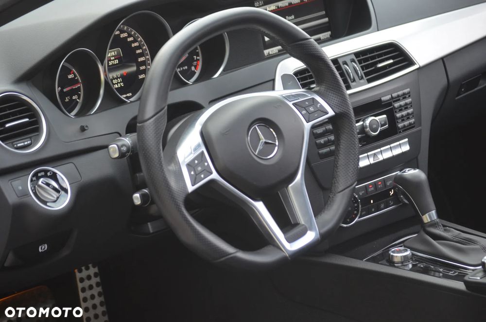 Mercedes-Benz Klasa C AMG 63 S AMG Speedshift MCT 9G - 26