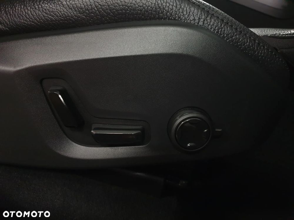 Volvo XC 60 B4 D Geartronic RDesign - 35