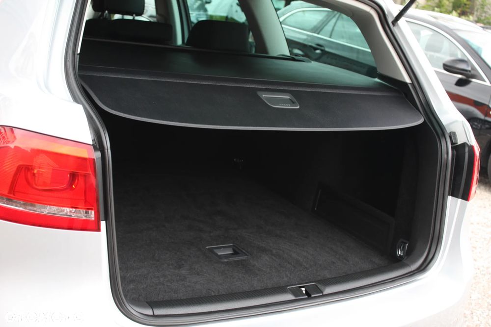 Volkswagen Passat Variant 2.0 Blue TDI SCR Comfortline - 19