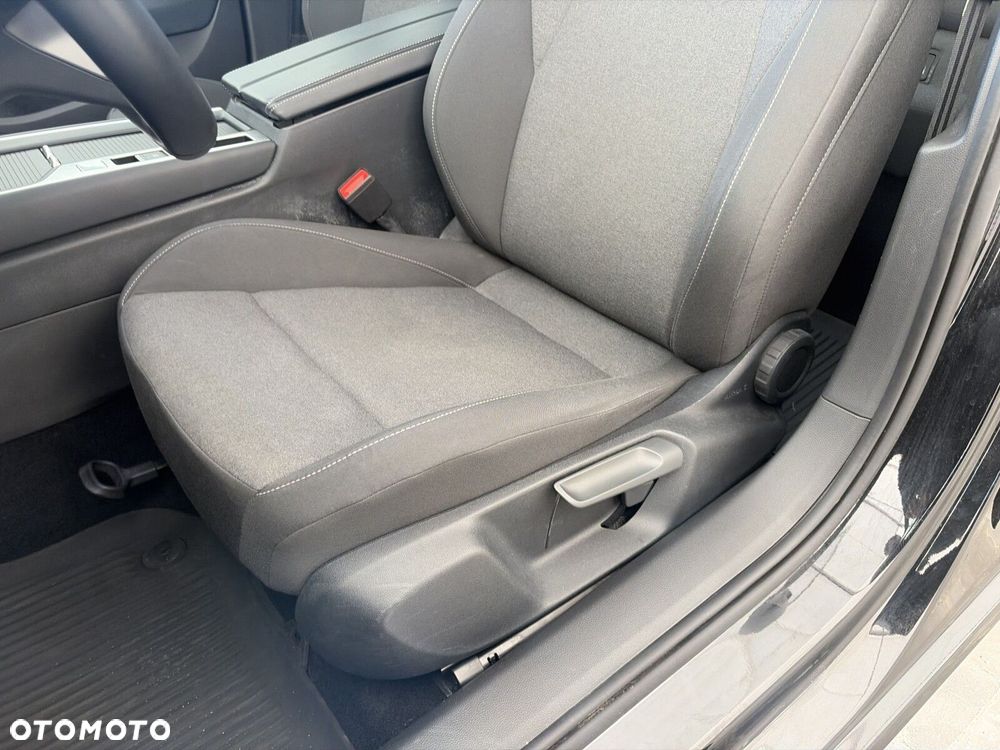 Volkswagen Passat - 13