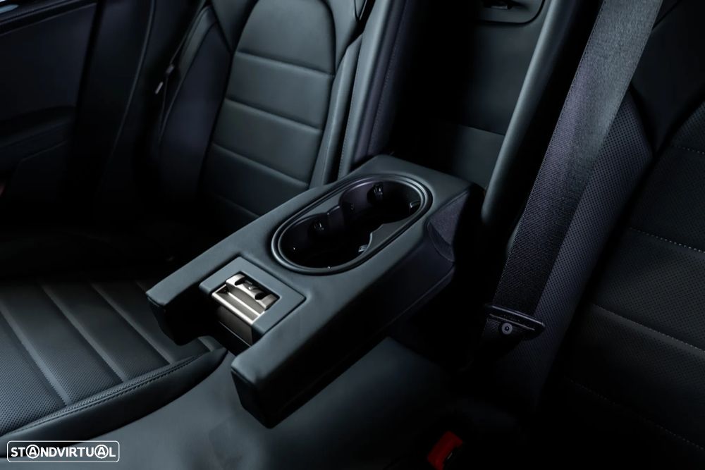 Porsche Panamera 4 E-Hybrid - 35