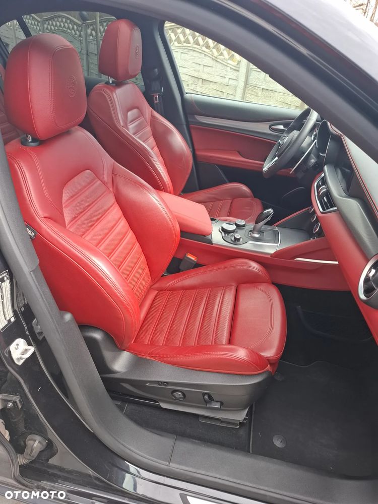 Alfa Romeo Stelvio - 16
