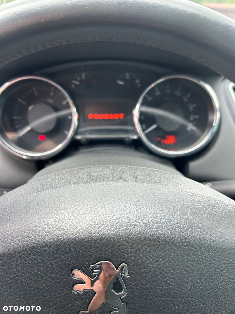 Peugeot 5008 1.6 THP Family 7os - 7