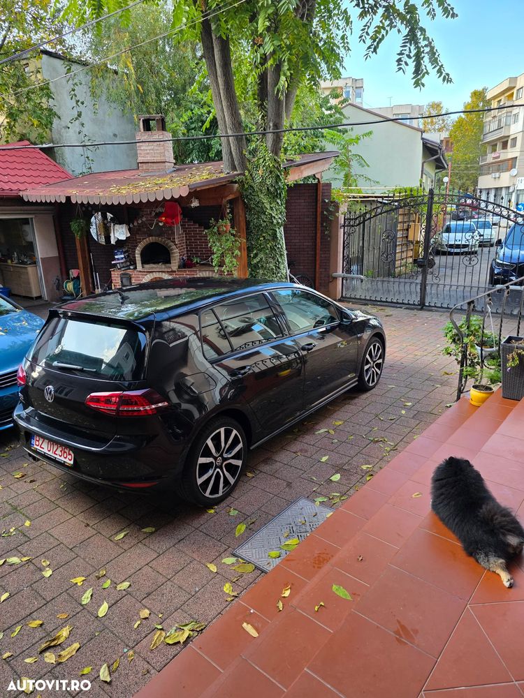 Volkswagen Golf - 6