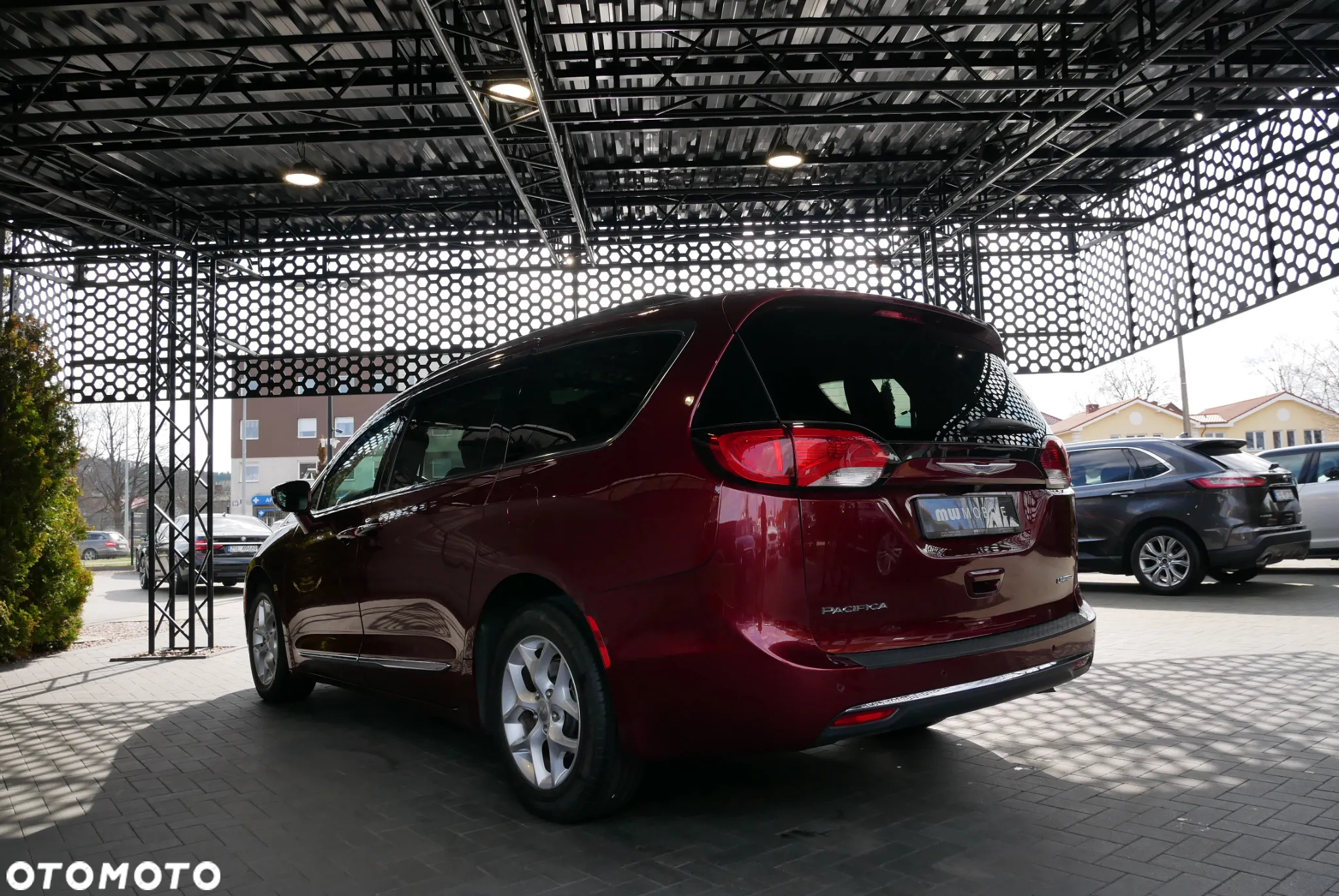Chrysler Pacifica - 3