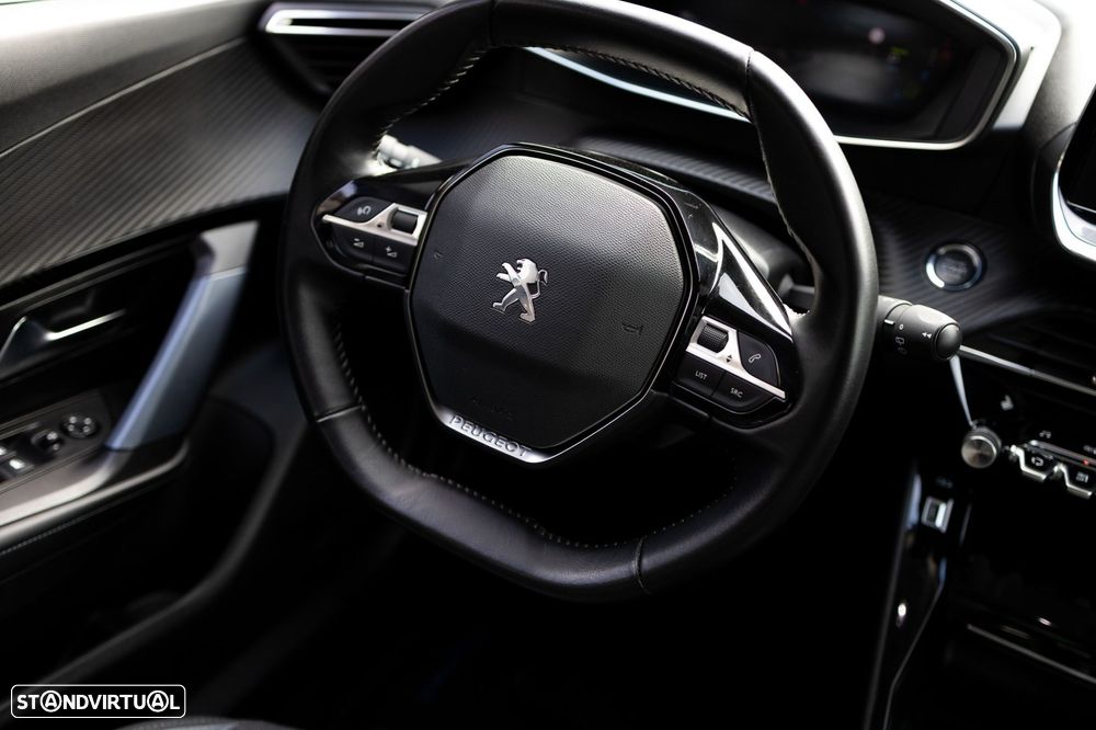Peugeot e-2008 Allure - 10