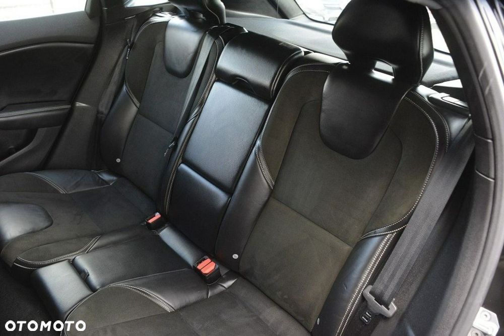 Volvo V40 D2 Drive-E R-Design Momentum - 32