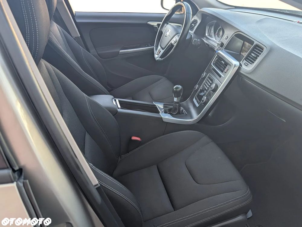 Volvo S60 T4 Momentum - 20