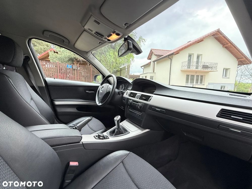 BMW Seria 3 330d - 27