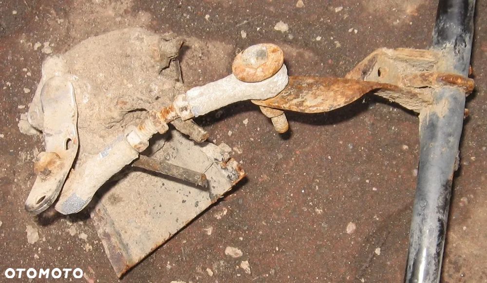drążek stabilizatora tył MERCEDES 124 kombi - 3