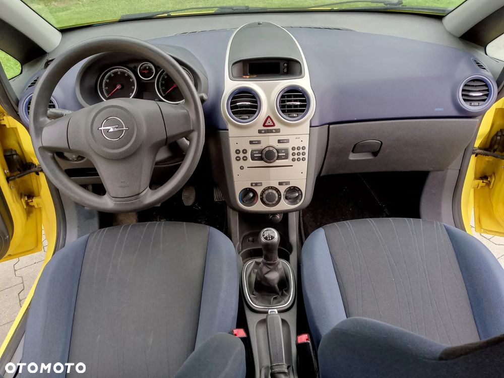 Opel Corsa 1.2 16V Cosmo - 6
