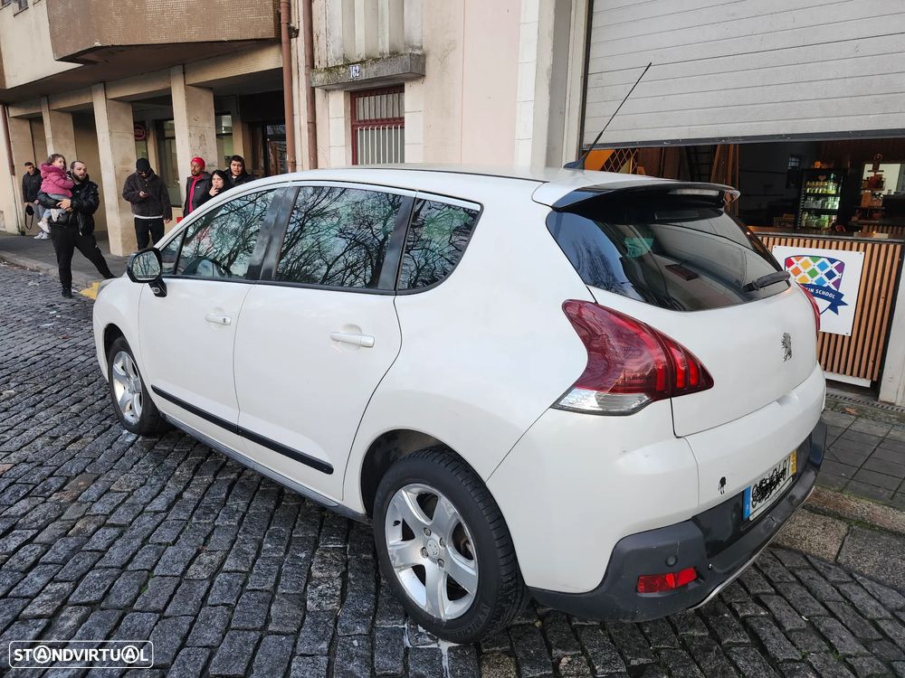 Peugeot 3008 2.0 HDi Hybrid4 - 5