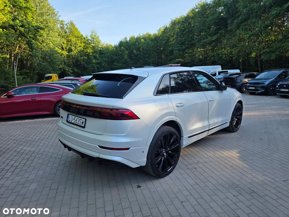 Audi Q8 - 8