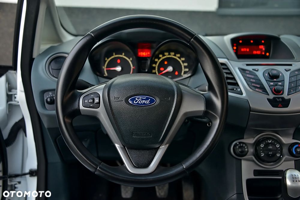 Ford Fiesta 1.25 Ambiente - 34