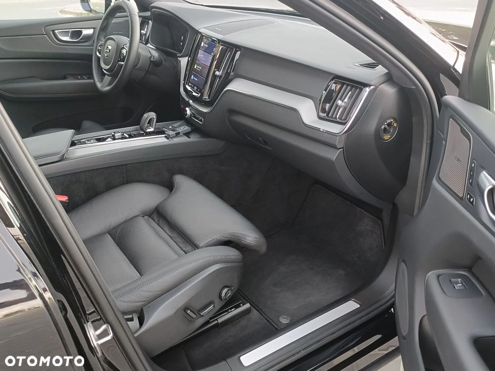 Volvo XC 60 B4 D AWD Geartronic RDesign - 9