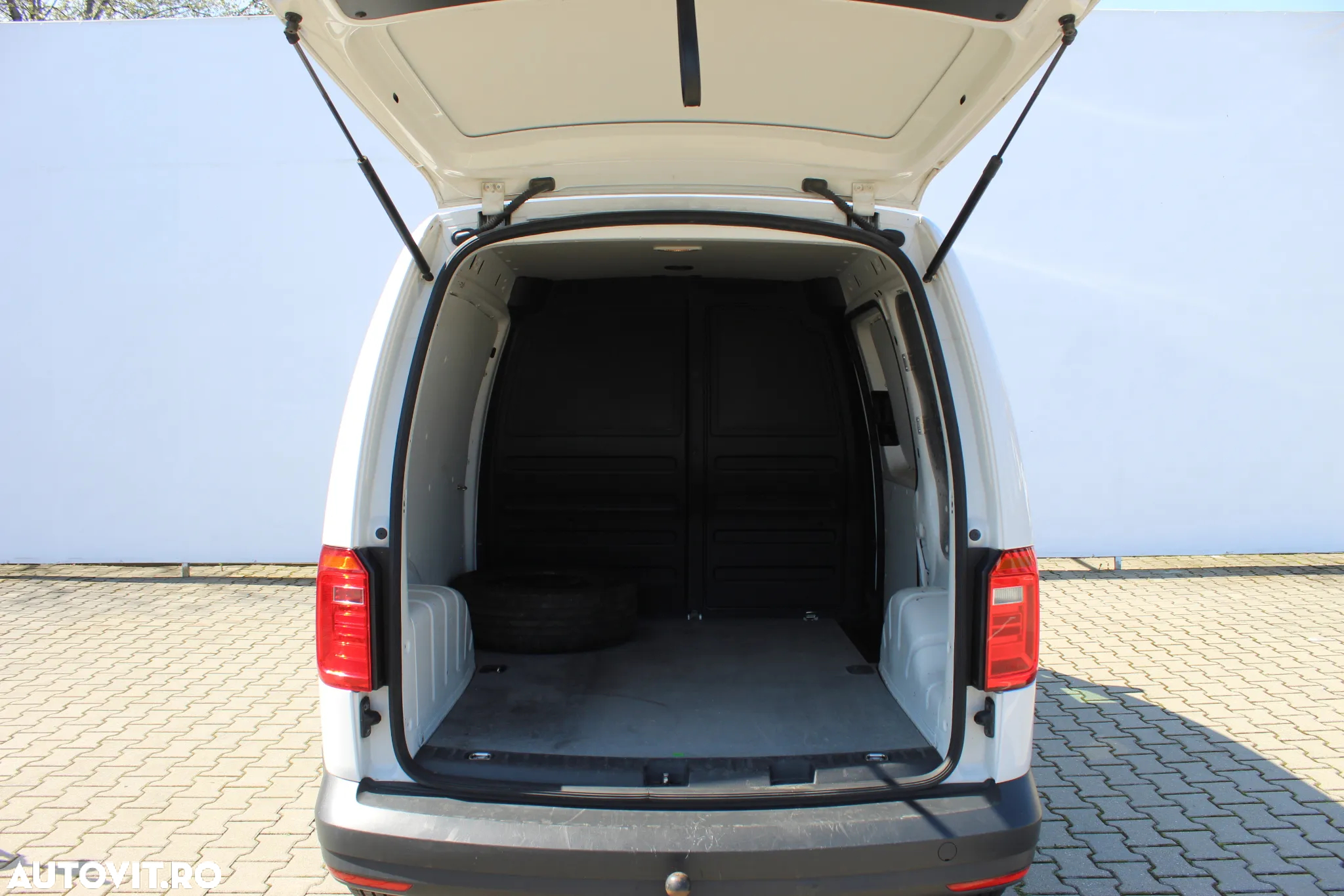 Volkswagen CADDY - 23