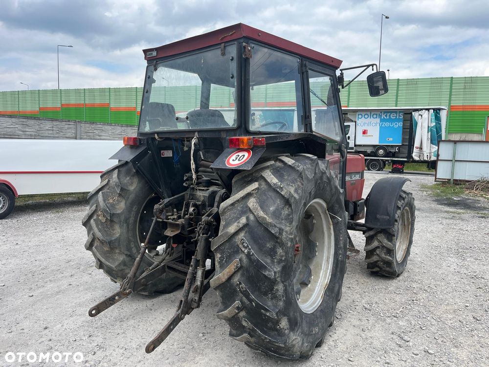 Case IH 833 - 5