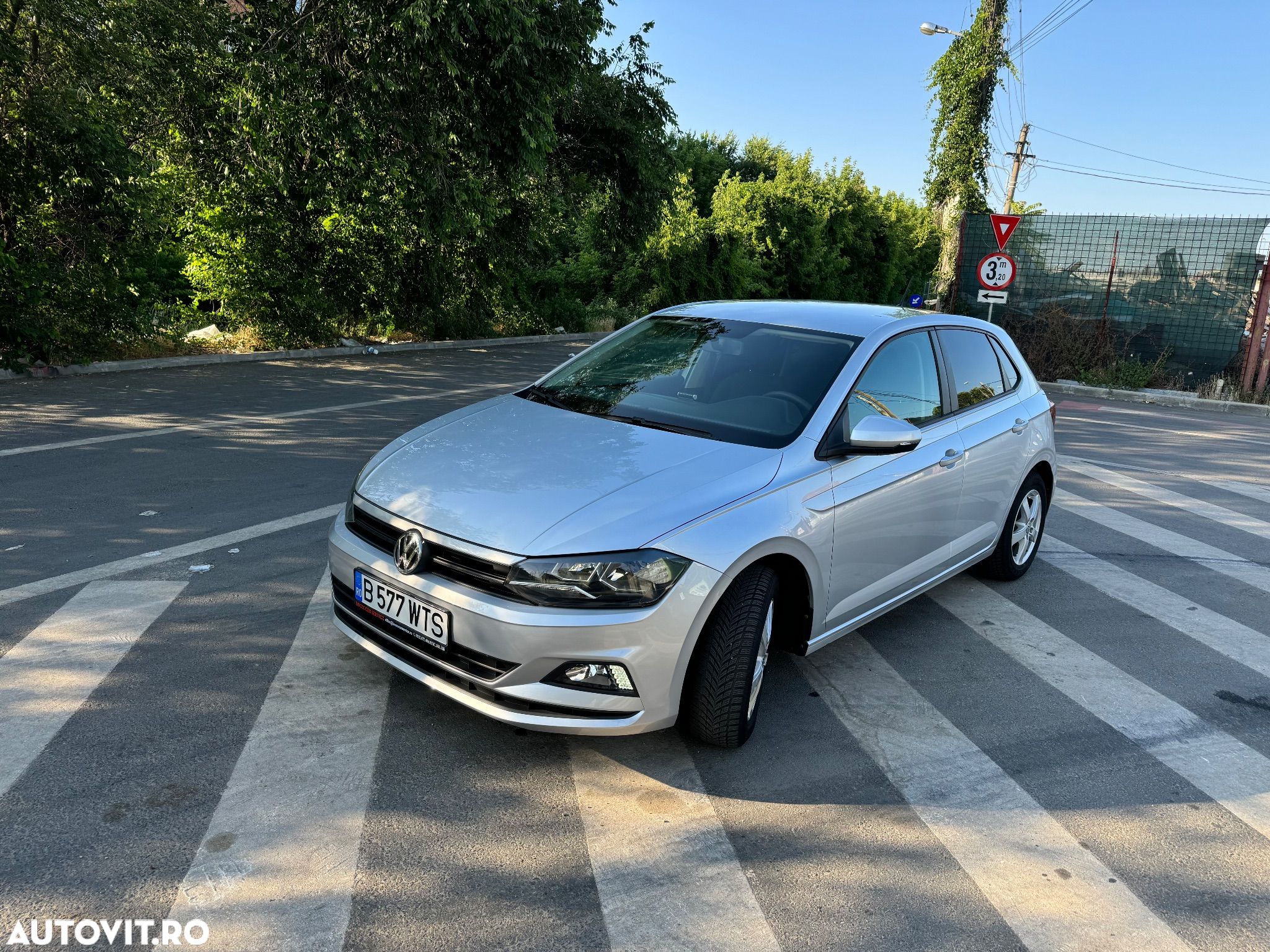 Volkswagen Polo 1.0 TSI Comfortline - 1