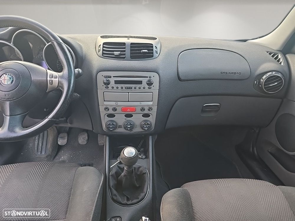 Alfa Romeo 147 1.9 JTD 16V Distinctive - 9