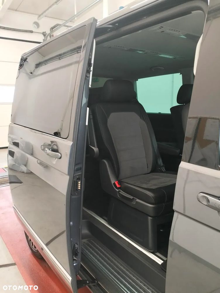 Volkswagen Multivan - 30