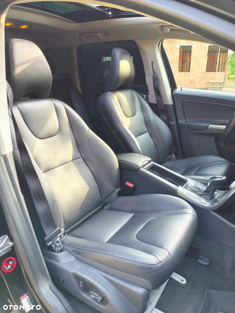 Volvo XC 60 T5 AWD Summum - 16