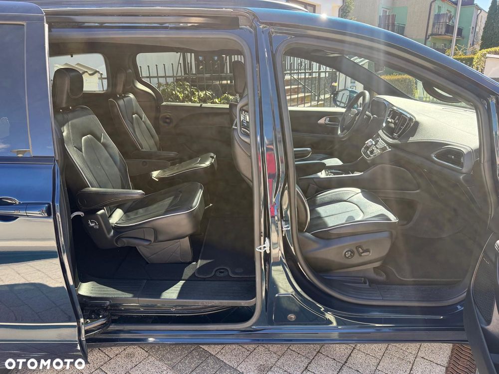 Chrysler Pacifica - 14