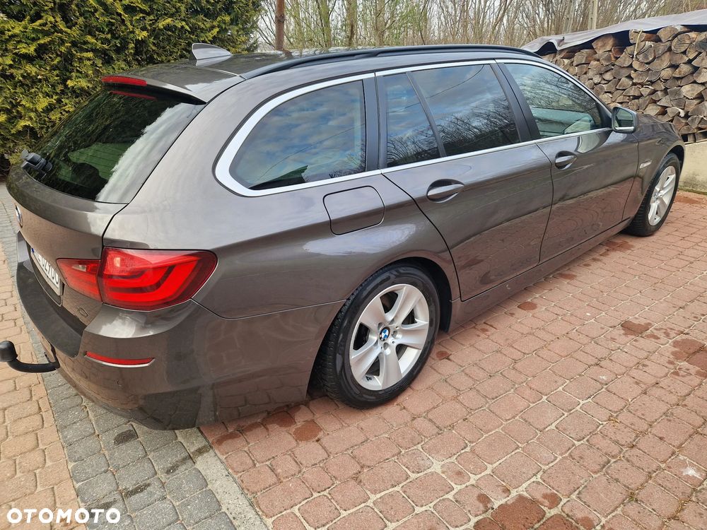 BMW Seria 5 525d xDrive - 6