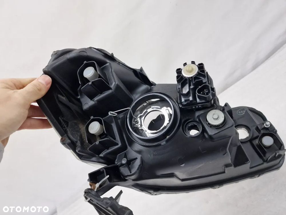 SUZUKI SX4 / FIAT SEDICI ORAZ SEDICI LIFT 06-13 JAPAN LEWA LAMPA PRZEDNIA PRZÓD , NR KOITO 100-59135 , NR AUKCJI LL272 - 16