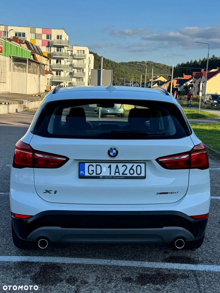 BMW X1 xDrive18d - 10