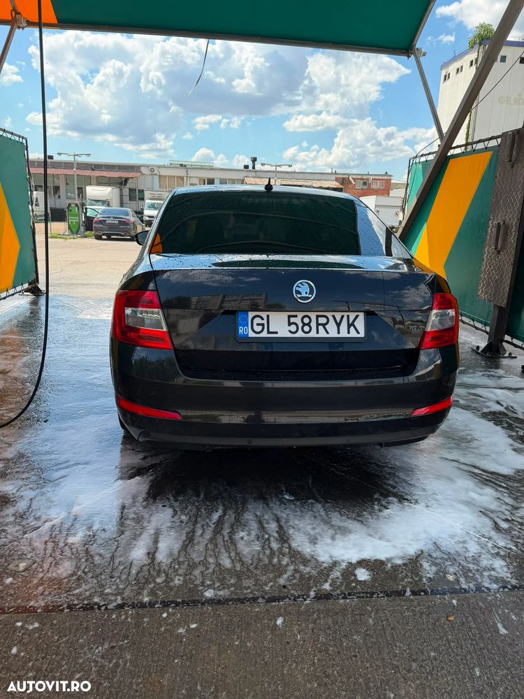 Skoda Octavia 2.0 TDI STYLE DSG - 7