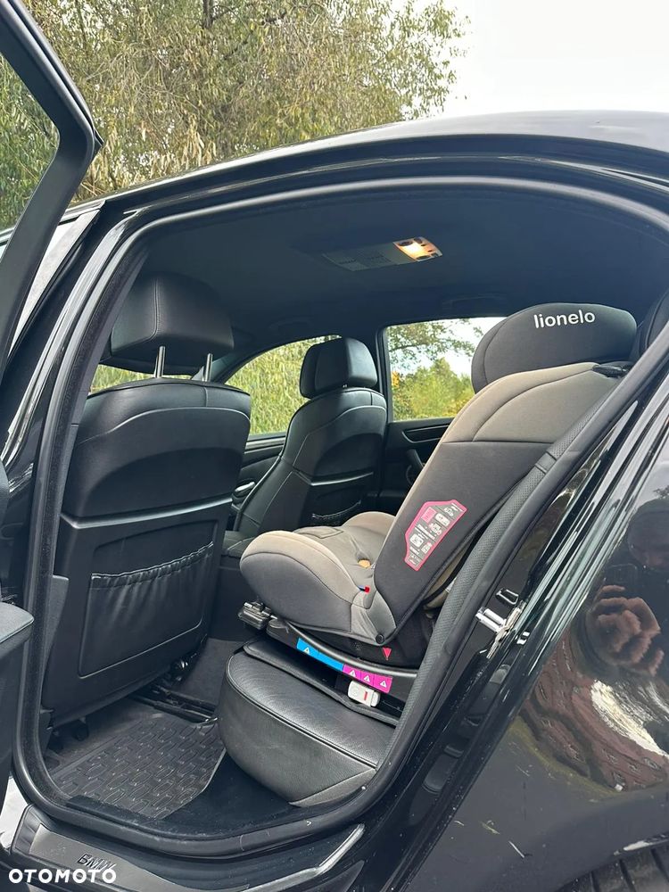 BMW Seria 5 550i - 17