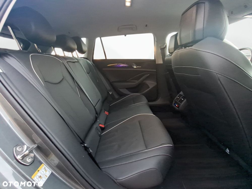 Volkswagen Passat - 39