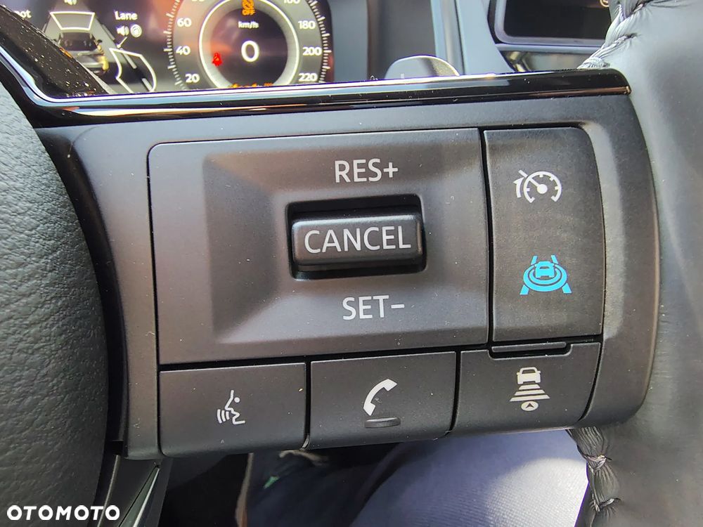 Nissan Qashqai 1.3 DIG-T mHEV 4x4 Tekna Xtronic - 19