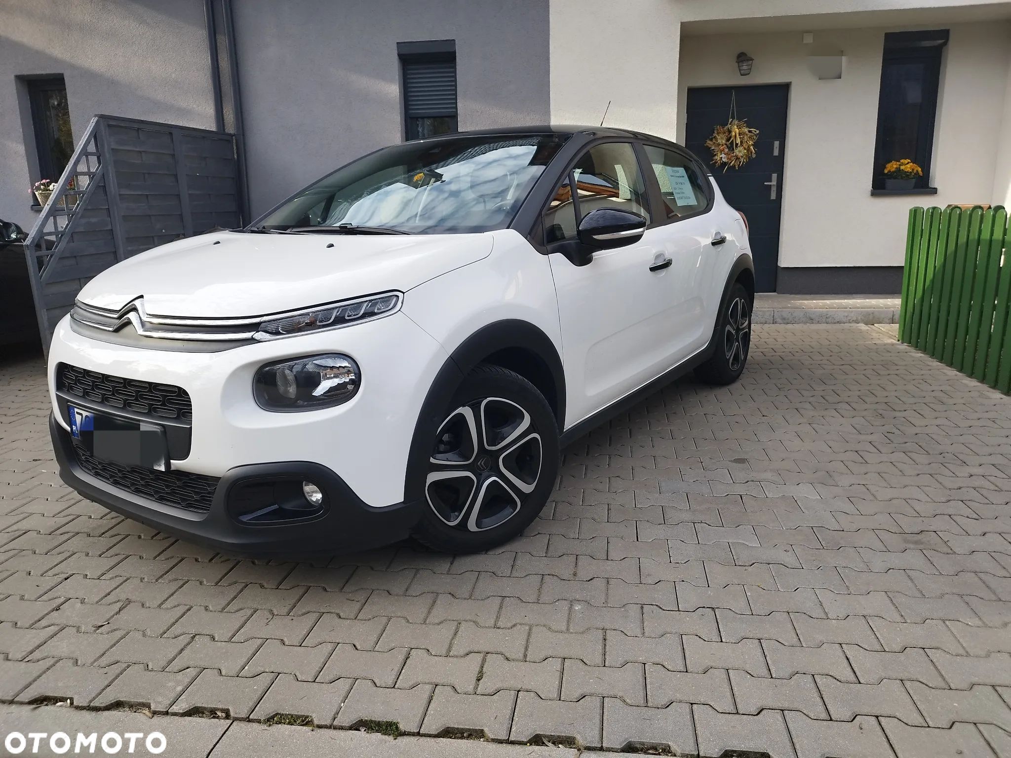 Citroën C3 1.2 PureTech Shine - 1
