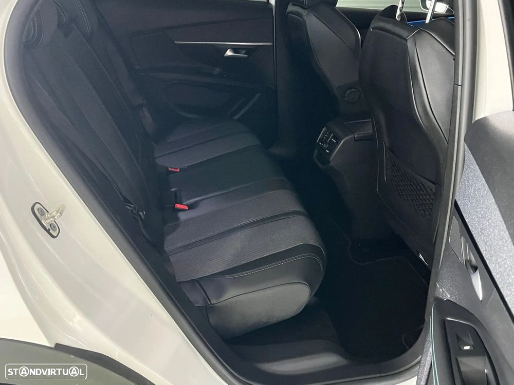 Peugeot 3008 1.2 PureTech Allure Pack EAT8 - 21