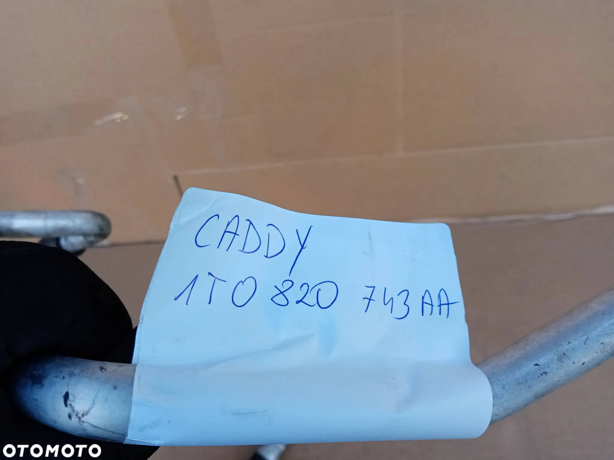 Przewód rurka klimatyzacji klimy VW Caddy III 1T0820743AA - 9