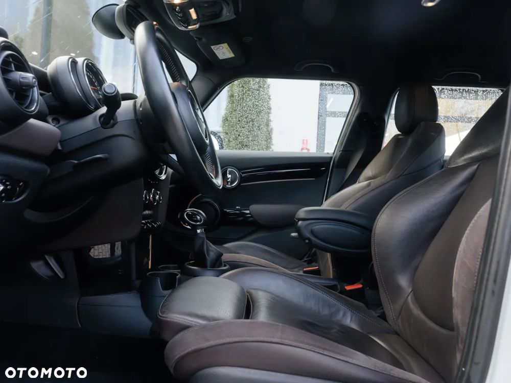 MINI Cooper Standard - 10