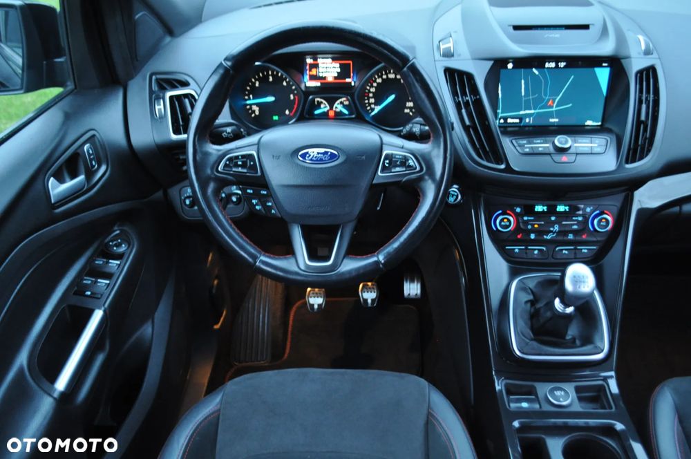 Ford Kuga 2.0 TDCi 2x4 ST-Line - 9