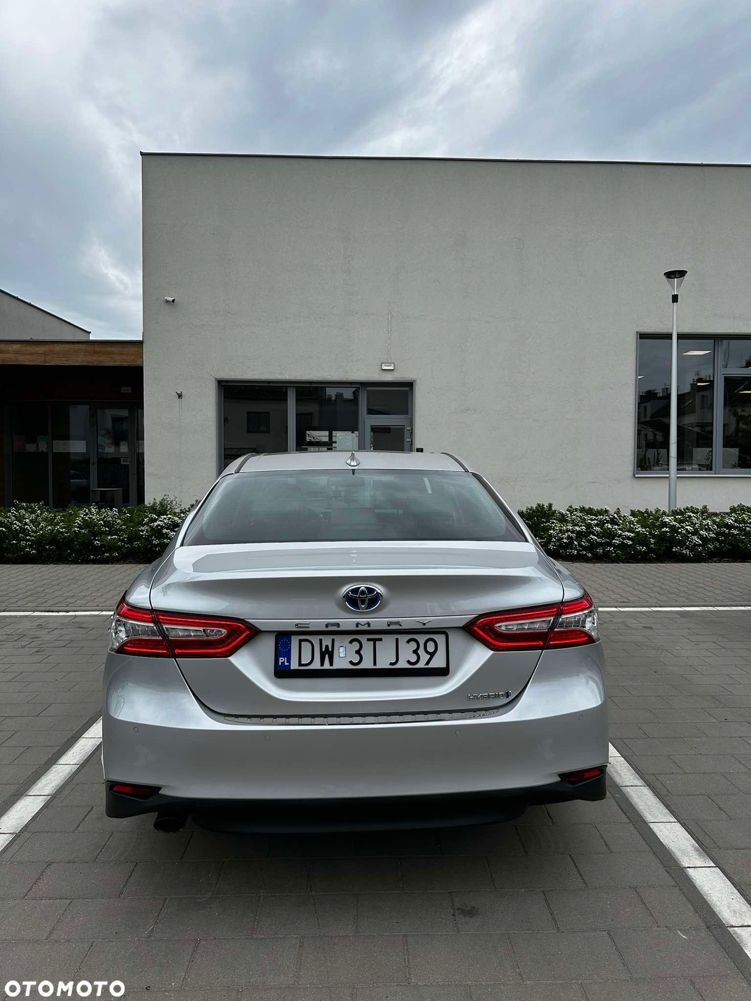 Toyota Camry 2.5 Hybrid Executive CVT - 1
