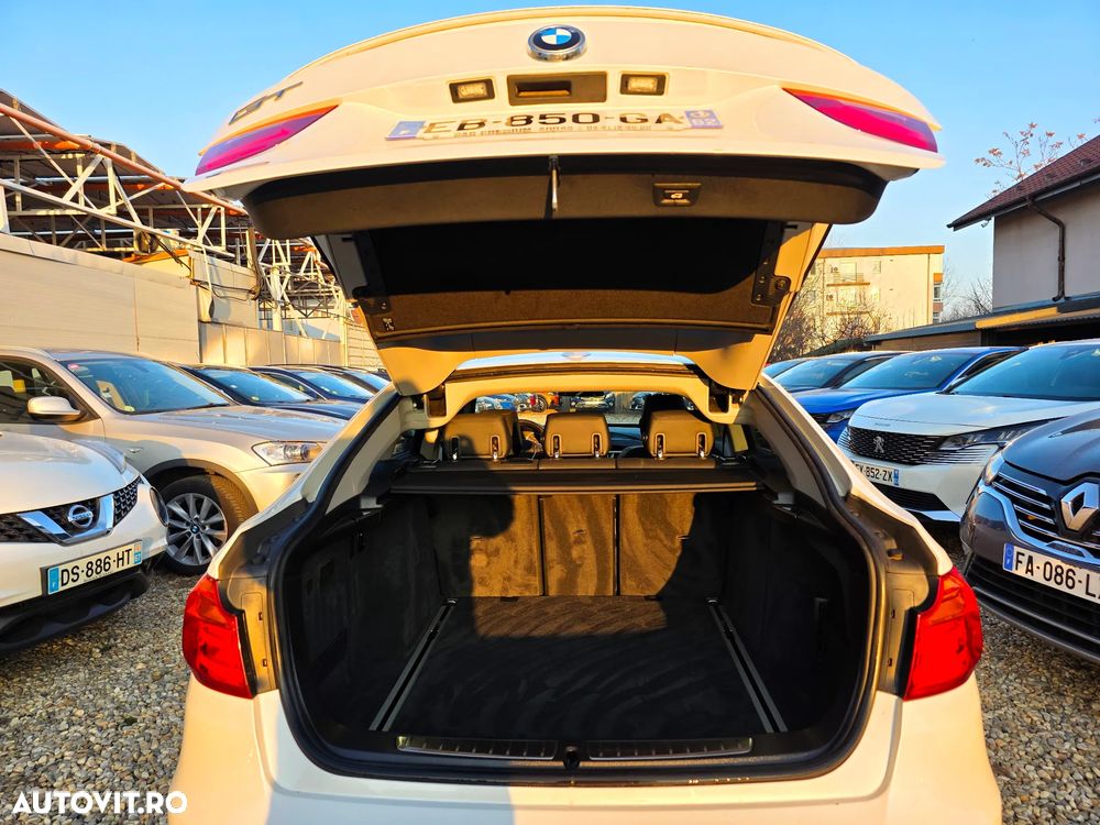 BMW Seria 3 320d Sport-Aut. Luxury Line - 13