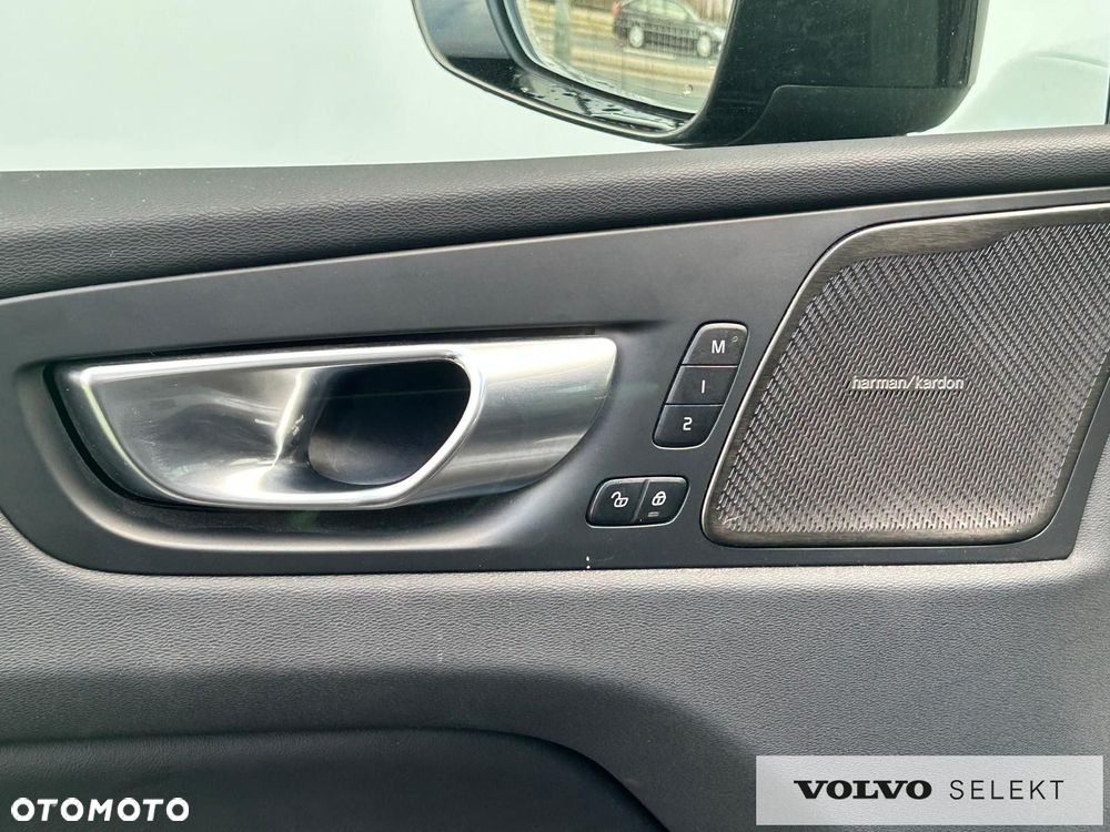 Volvo XC 60 - 30