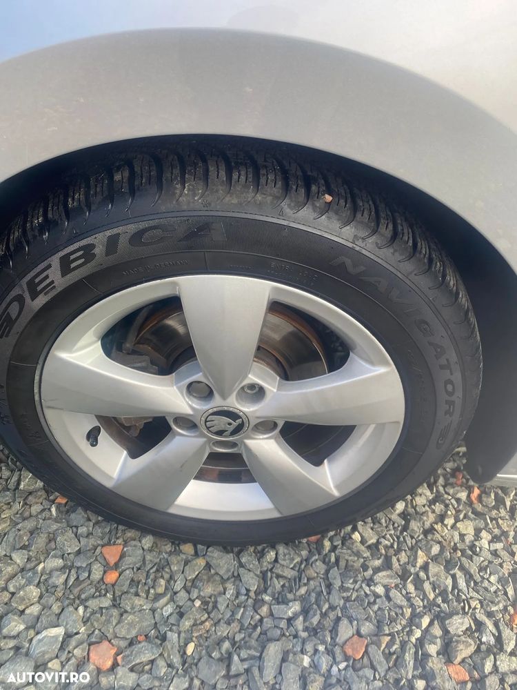 Skoda RAPID 1.2 TSI Ambition - 13