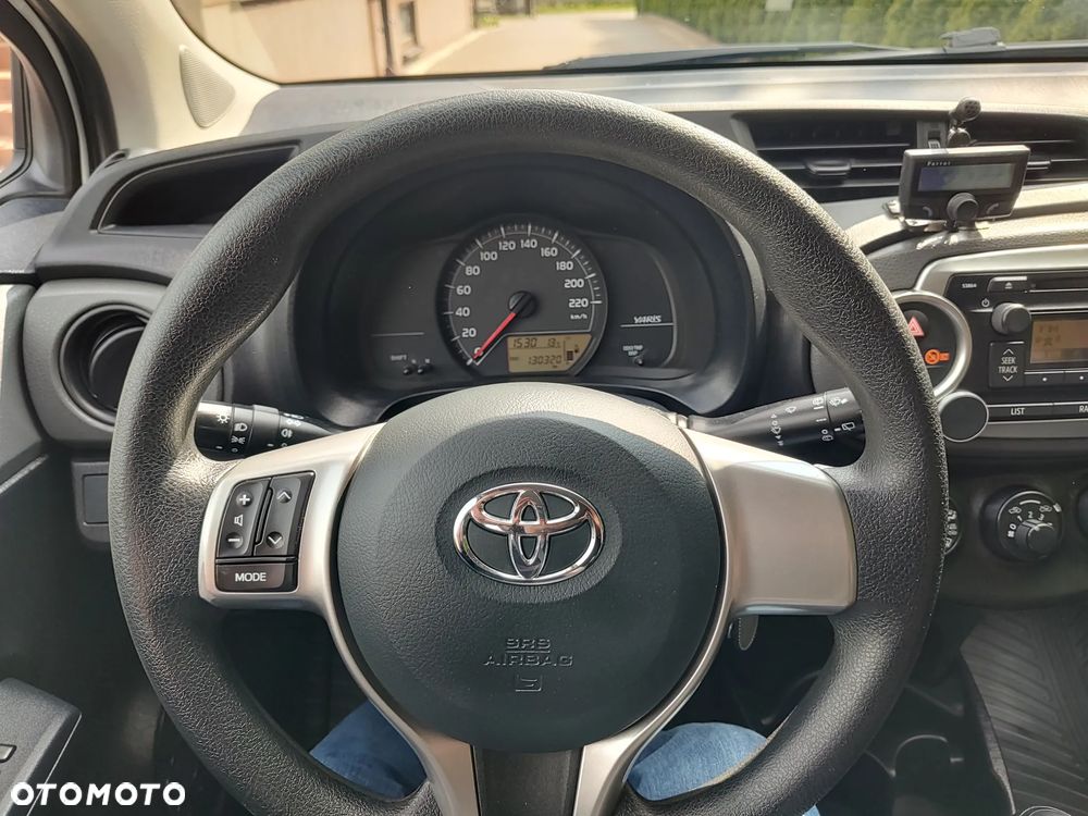 Toyota Yaris - 22
