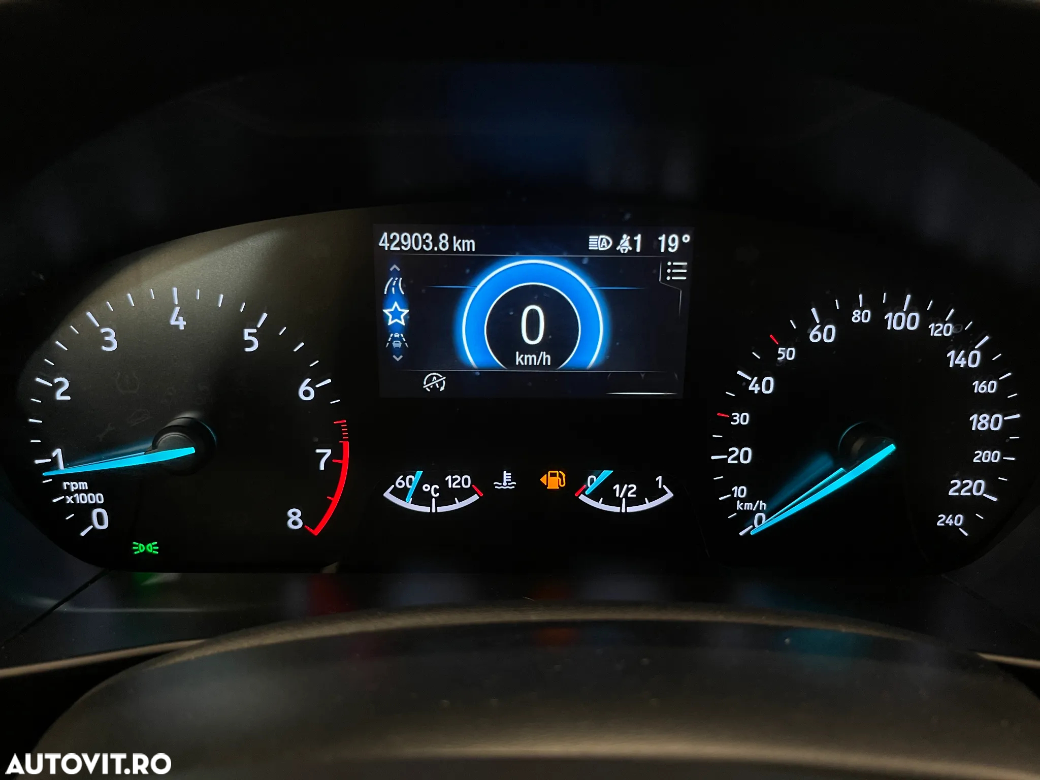 Ford Focus 1.0 EcoBoost Trend Edition - 33